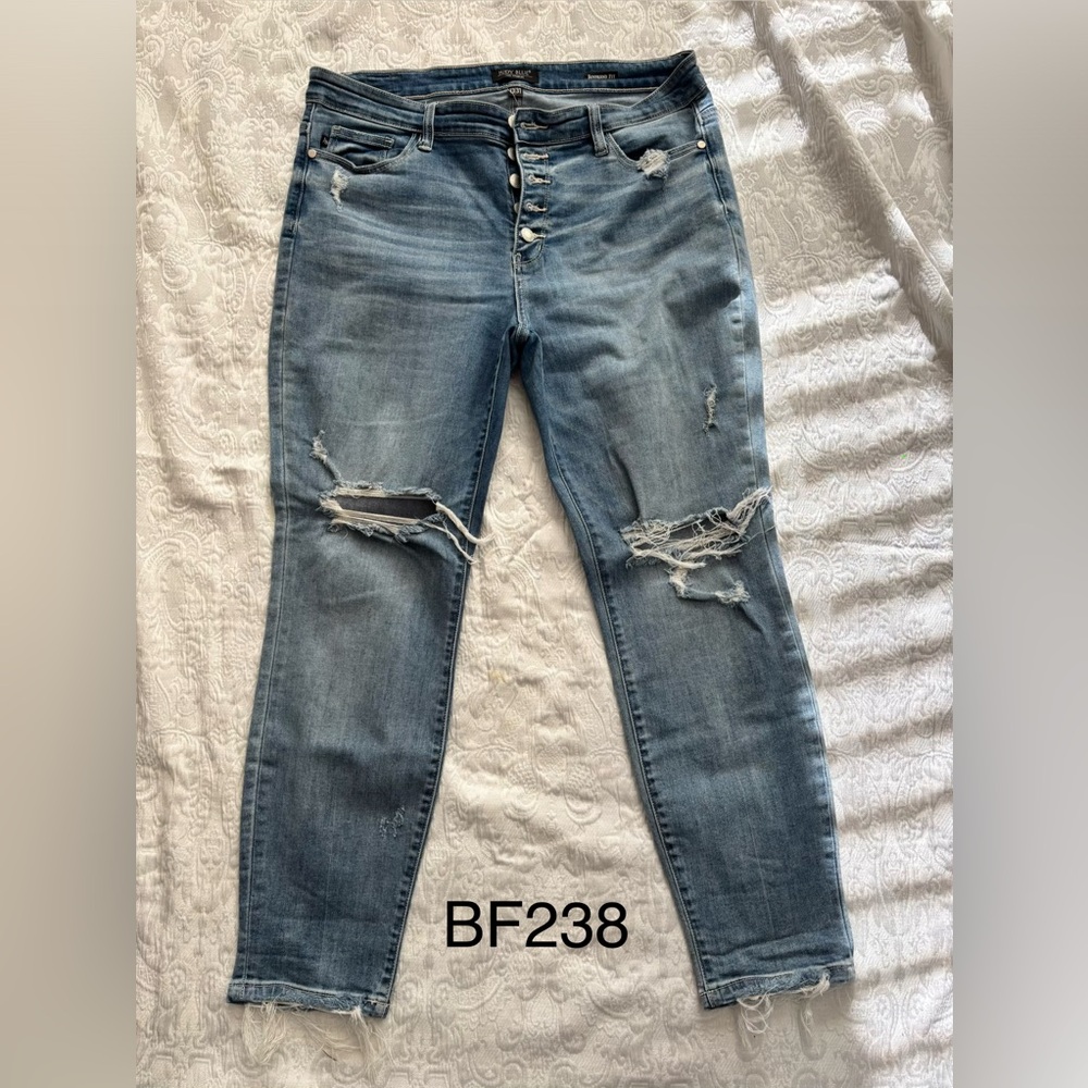 Judy Blue Light Blue Distressed Boyfriend Jeans